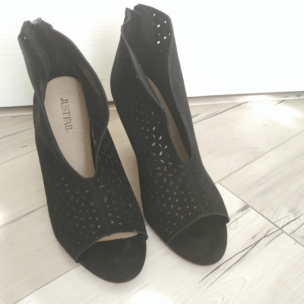 Just Fab size 9 sandals